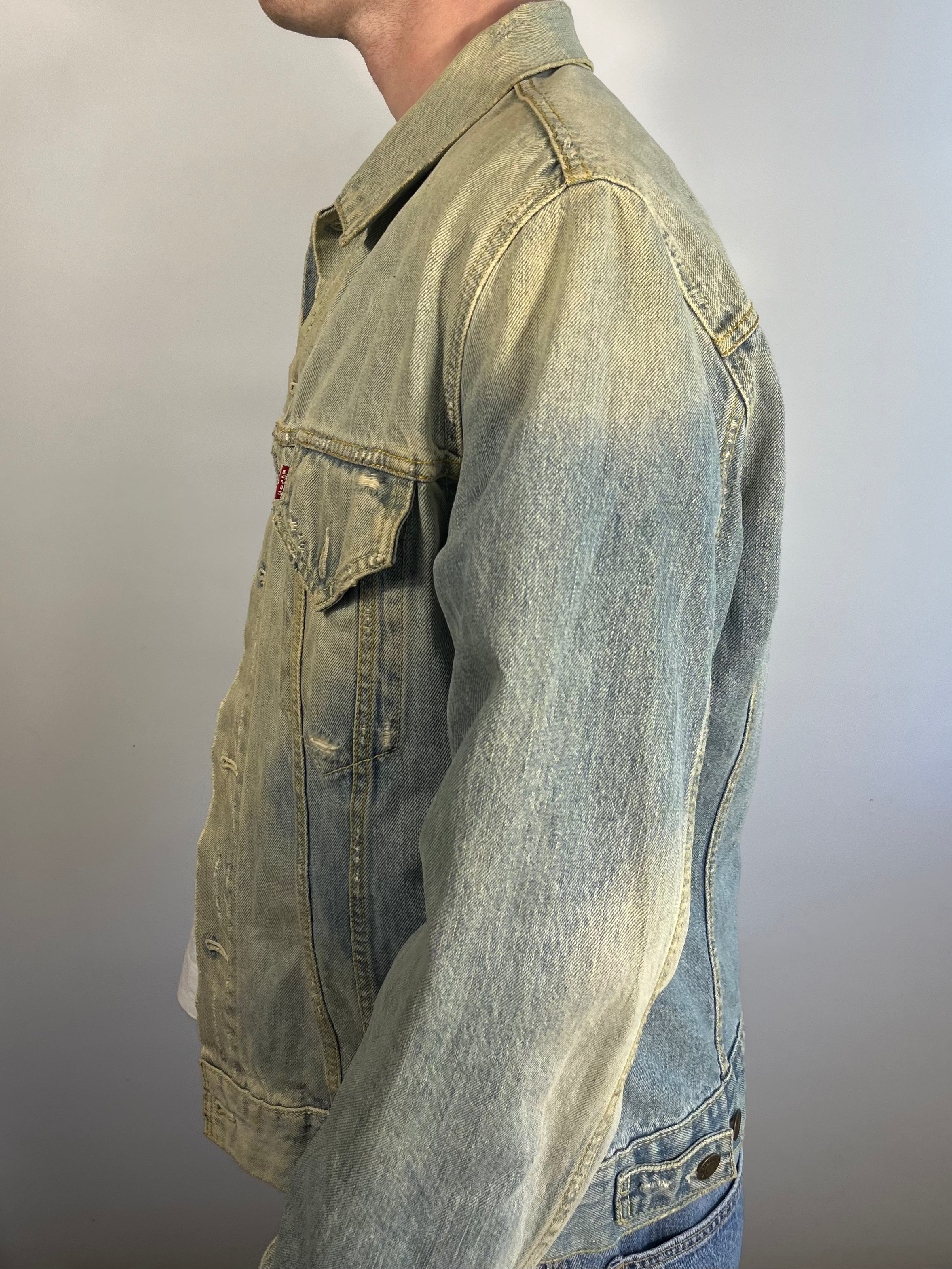 levis washed out light blue/sand trucker jacket 2004 XL
